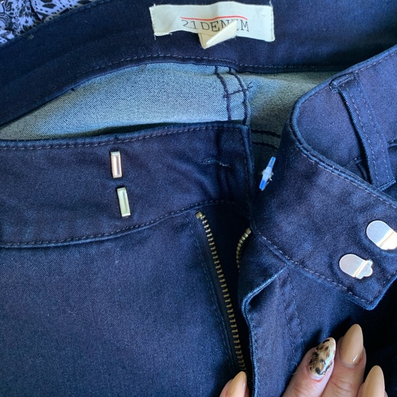 Dark wash straight skinny jeans - Picture 3 of 4